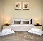 Apartment Cozy and Modern Apartment