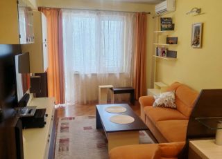 Уютен апартамент в центъра