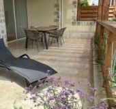 Луксозна вила с басейн