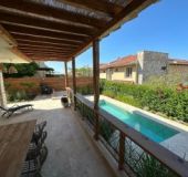 Луксозна вила Корал Бей