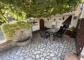 House Tsveten dar, Apriltsi