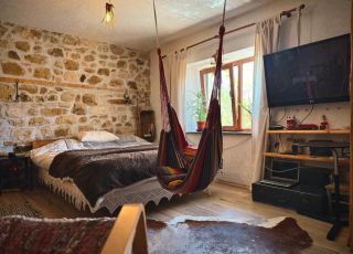 House Books Houses, Beden