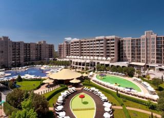 Студио за нощувки в хотел Барсело Роял Бийч