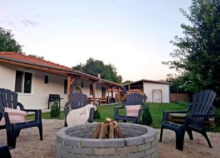 House Victoria Guest House, Simitli