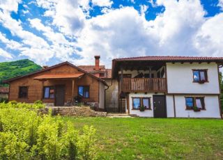 House Enchevi Villas, Lazartsi