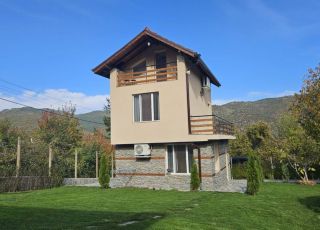 Къща Вила Доброво