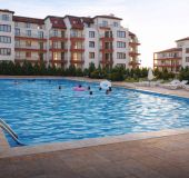 Апартамент с басейн в Ахелой