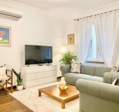 Apartment Vintage Top Center