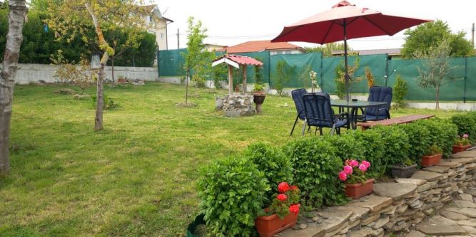 Спретната къщурка Ленче