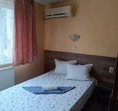 Family hotel Hostel Riton
