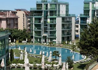 Separate room Big studio next to the beach, Primorsko
