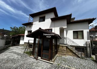 House BOROVA 4, Tryavna