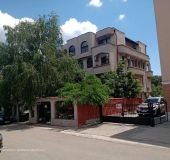 House Dvete brezi