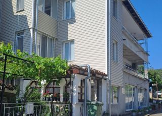 Separate room Slance, Obzor