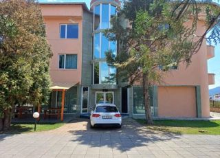 Hotel International, Kulata