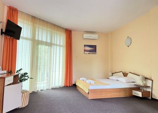 House Azure Family Rooms, Nessebar