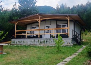 Bungalow WILD AND BEAUTIFUL BUNGALOW, Ovchartsi