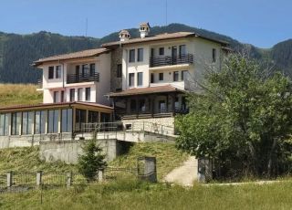 House Nomad Gela, Gela