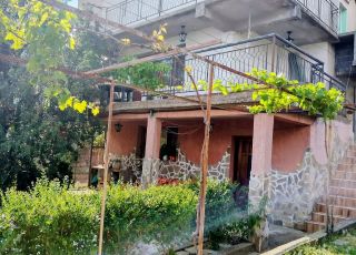 House Vila Tina, Maglij