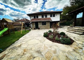 House Villa Lyubina, Katrandzhii
