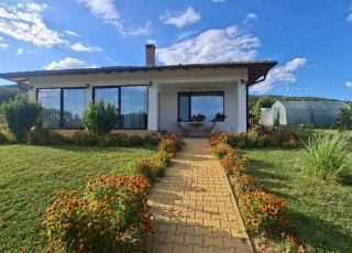 House Villa Raya, Elena