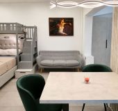 Apartment Gray Houe