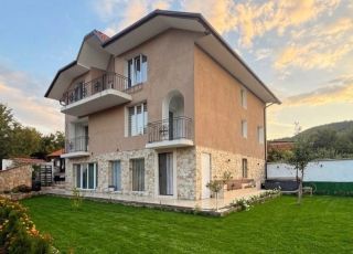 House Nikoliya, Drumohar, Nevestino