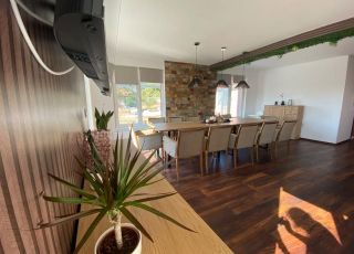 House Villa Miroya, Svetlina