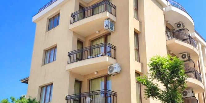 Семеен хотел Френдс