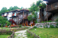 Вилно селище Сабазий до Асеновград - релакс + вечеря в къща под Белинташ