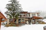 Къща за гости Ефтимови до Шумен - къща с планинска  панорама и механа