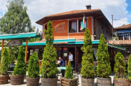 Семеен хотел Чучура Копривщица - планински отдих + опция за конна езда