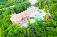 3* Парк Хотел Троян Троян - с външен басейн  сред уханна гора