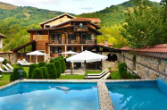 3* Семеен хотел Къщата Рибарица - пълен пансион + външен басейн