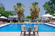 3* Хотел Sun Beach Platamon Олимп. ривиера - басейн с шезлонг на метри от плажа