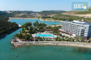 5* Хотел Maxeria Blue Didyma Дидим - чадър на плажа и Ultra All Inclusive
