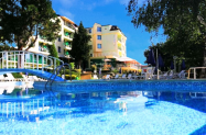 Хотел Силвер Чайка - семейно + басейн и транпорт до плажа