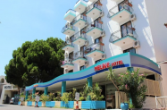 3* Хотел Melike Кушадъсъ - с открит басейн,  на 600 м от плажа