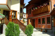 Тодорини къщи Копривщица - за делник + сауна басейни и джакузи