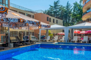 Хотел Съни Парадайз 2 Китен - басейн с джакузи  и плаж на 350 метра