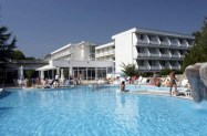 3* Хотел Алтея Албена - чадър на плажа, на 800 м от морето