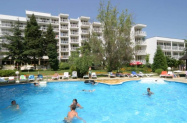 4* Хотел Сенди Бийч Албена - шезлонг и чадър на плажа, басейн