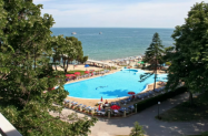 4* Хотел Лотос Златни пясъци - плаж с чадъри + минерален басейн