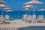 4* Aristoteles Holiday Resort Халкидики - басейн, плажен чадър и анимация