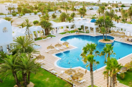 4* Djerba Golf Resort & SPA Тунис - външен басейн + шезлонг на плажа