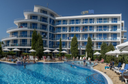 4* Хотел Куин Нели Приморско - басейн и All Incl. на 300 м от плажа