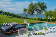 5* Avaton Luxury Beach Resort Халкидики - в суит с частен басейн, за 22 септ.