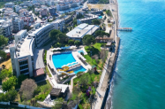 4* Хотел Royal Beach Club Бодрум - чадър на плажа,  басейн, до морето