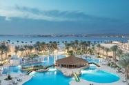 5* Pyramisa Beach Resort до Хургада - собствен плаж с шезлонги, басейн