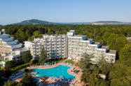4* Хотел Лагуна Гардън Албена - All Incl., басейн и шезлонг на плажа
